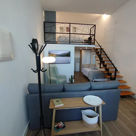 Loft El Ramonal * كانديلاريا